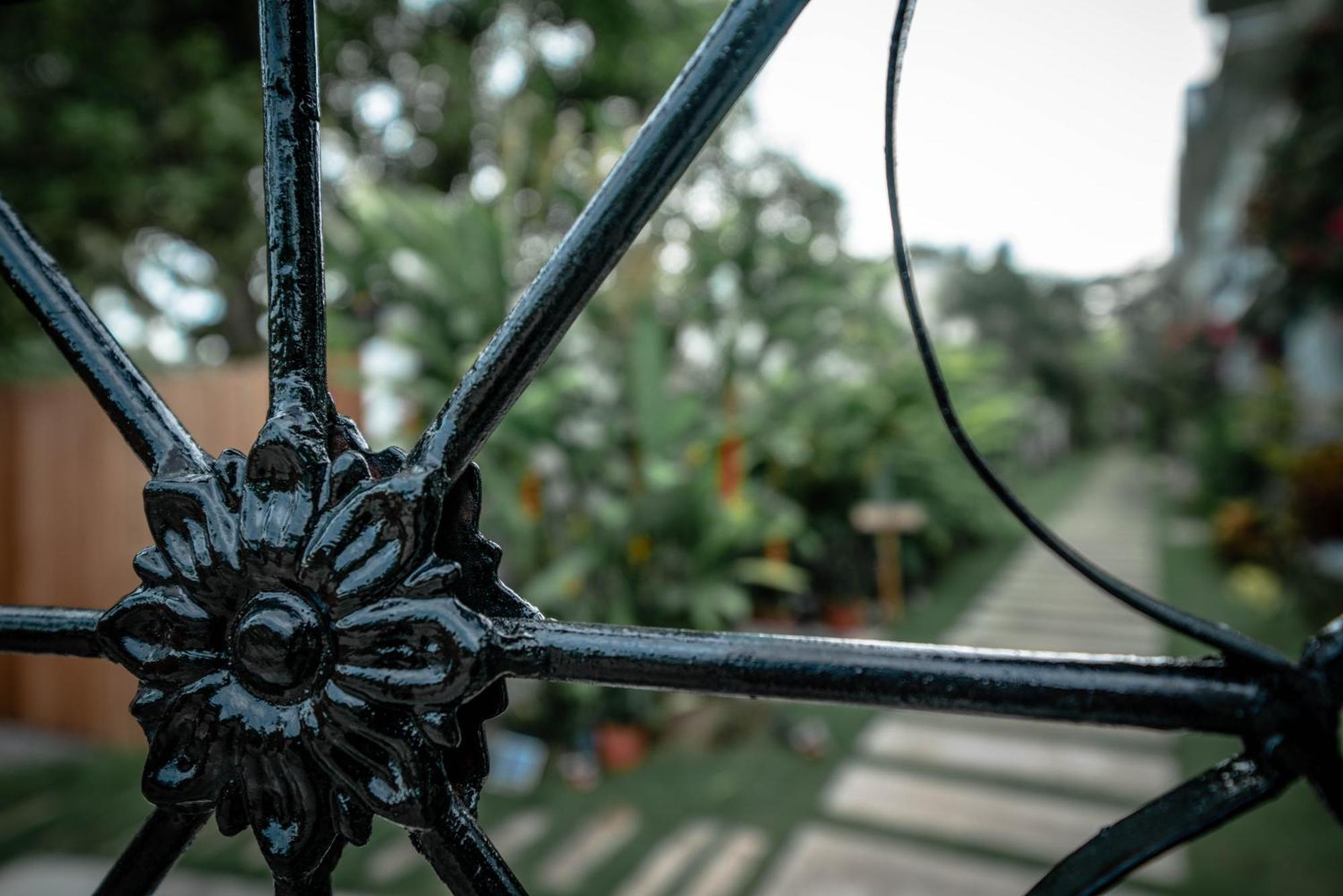 Tana Mysterious Garden Villa Панглао Екстериор снимка